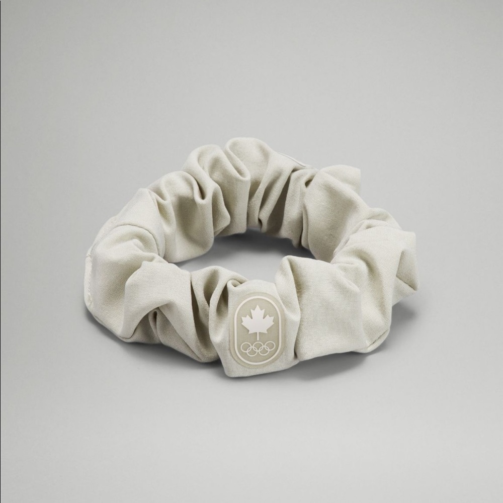Lululemon Team Canada Uplifting Scrunchie * Light Sage